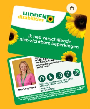 Twee Sunflower-kaarten. Van de bovenste kaart is de voorkant naar ons gekeerd; van de onderste de achterkant. Op de achterkant staan een pasfoto van de eigenaar en haar naam ('Ann Onymous'). Op de voorkant staat de vermelding 'ik heb verschillende niet-zichtbare beperkingen'. De kaarten zijn groen, met witte tekstblokken.