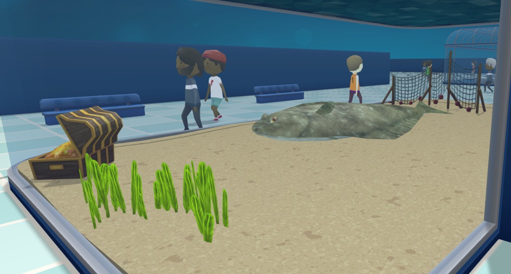 Een Heilbot in een 'Belfast'-Aquarium. Verschillende Bezoekers lopen het Aquarium voorbij.